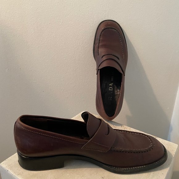 Prada \\ Classic Brown Loafer - Picture 3 of 5